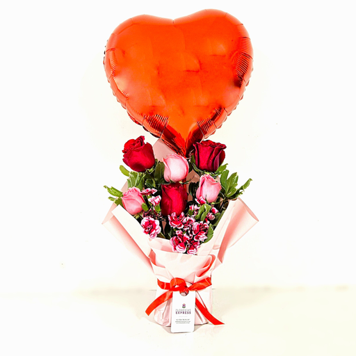 A1 - Bouquet de corazón y rosas